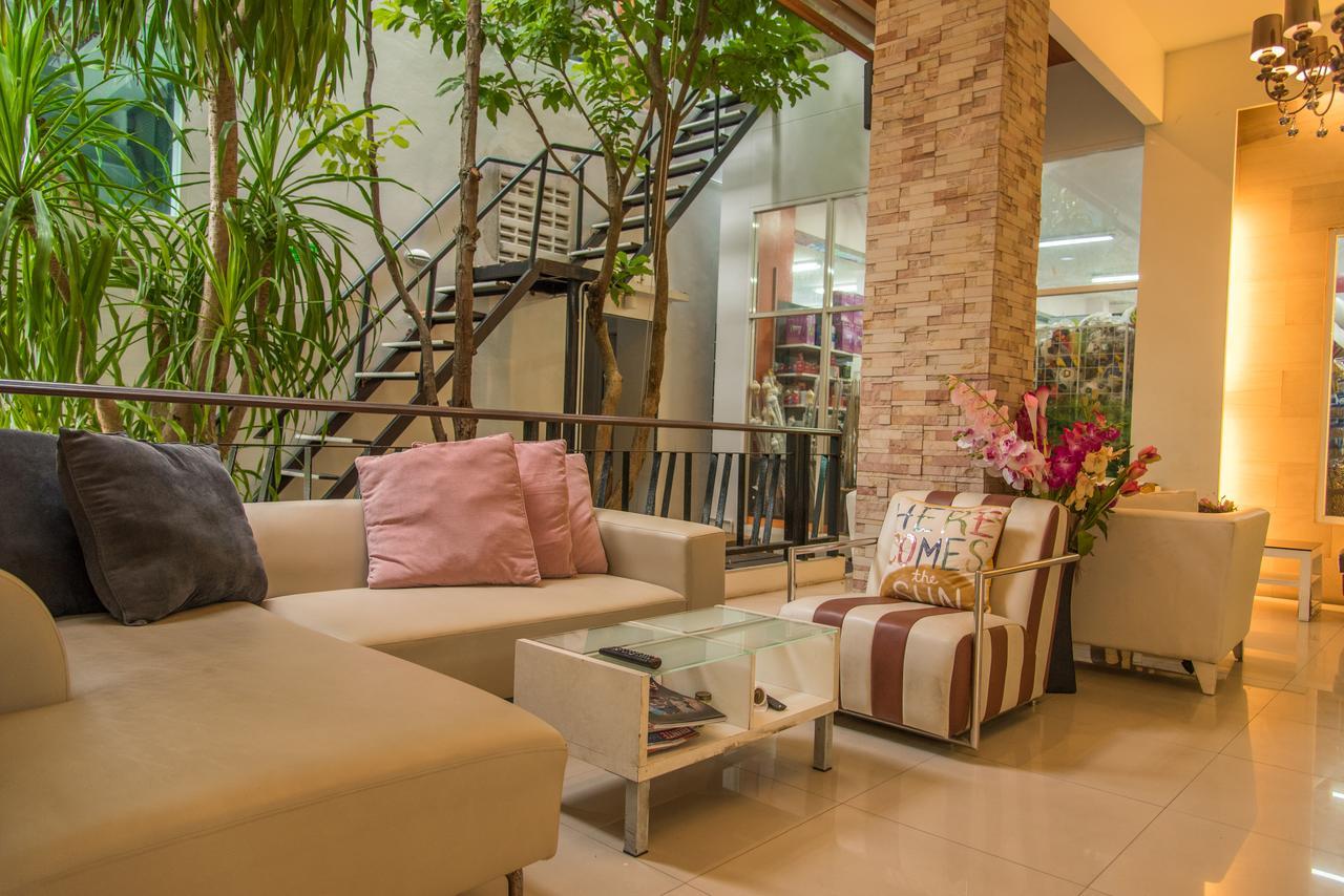 Jula Place Hotel Csalong Kültér fotó