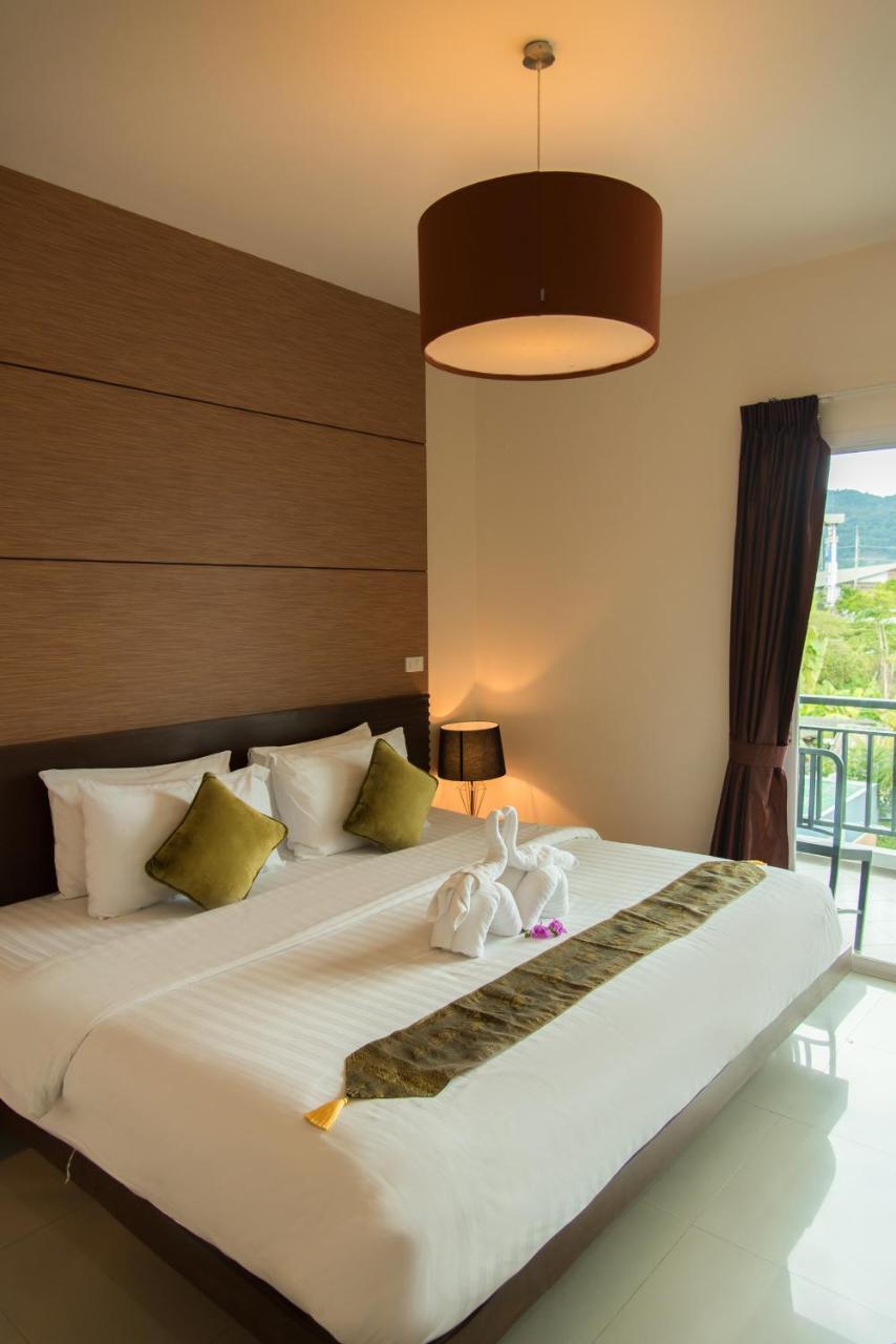 Jula Place Hotel Csalong Kültér fotó