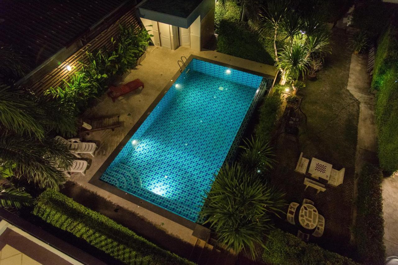 Jula Place Hotel Csalong Kültér fotó