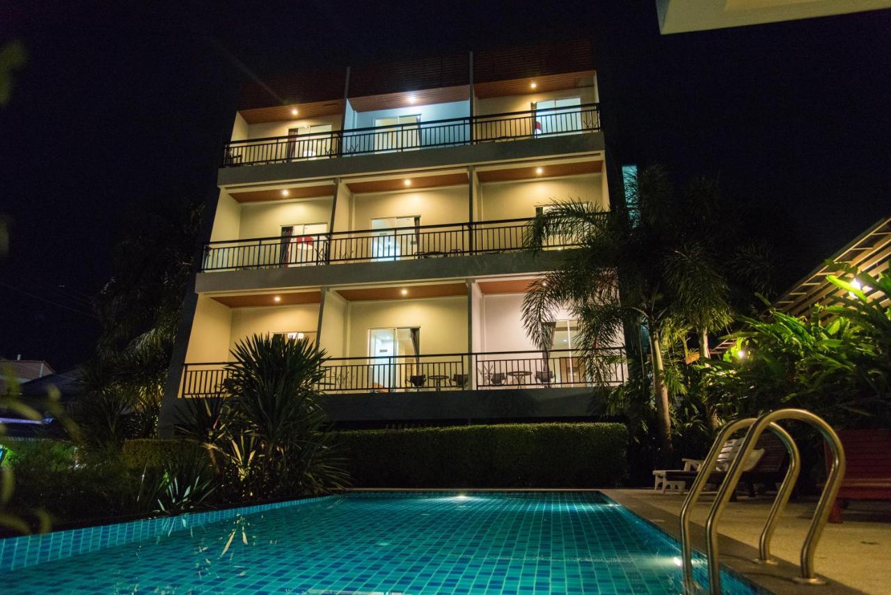 Jula Place Hotel Csalong Kültér fotó